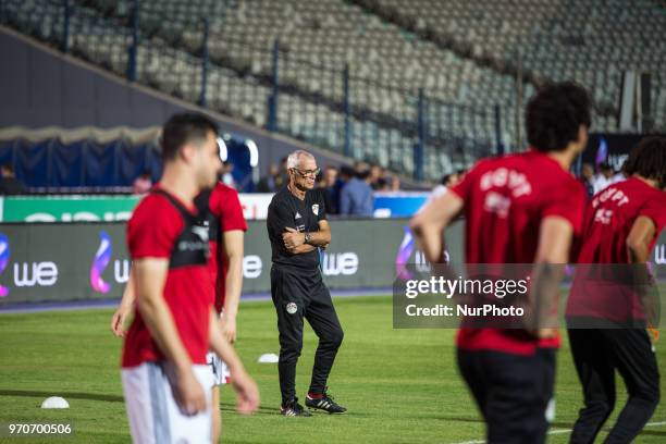 Egyptian national soccer team head coach Hector Cuper leads his team's training session at Cairo international stadium in Cairo, Egypt, 09 June 2018....