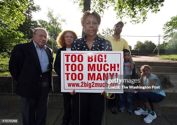 Churches DATE: May 15, 2008 CREDIT: James M. Thresher / TWP. Washington, DC Doreen Thompson, center , and some of her neighbors in front of the...