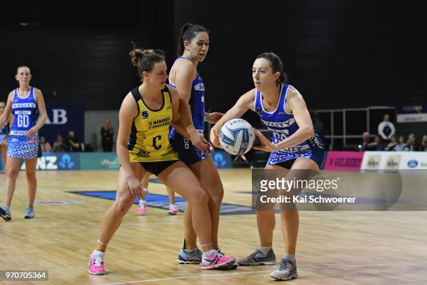 Bailey Mes of the Mystics passes the ball during the round six ANZ Premiership match between the Central Pulse and the Northern Mystics at Horncastle...