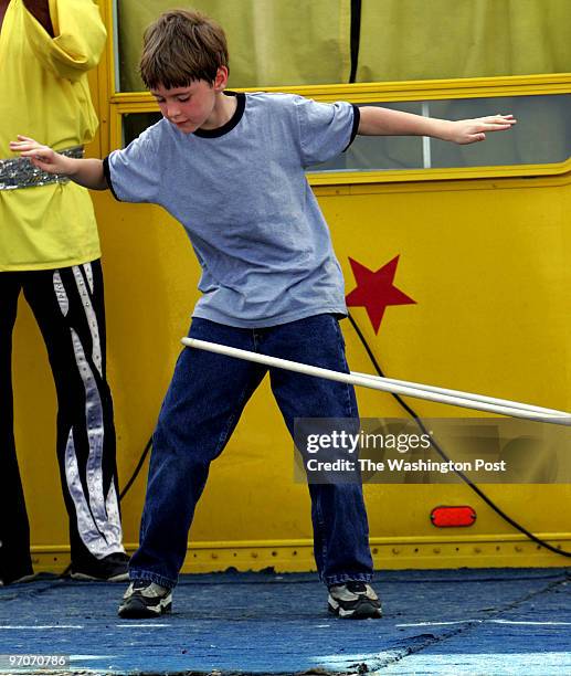 September 27, 2007 CREDIT: Mark Gail/ TWP Barstow, Md. ASSIGNMENT#: 194475 EDITED: mg Nine-year-old Dylan Young of Lusby did his best in the hula...