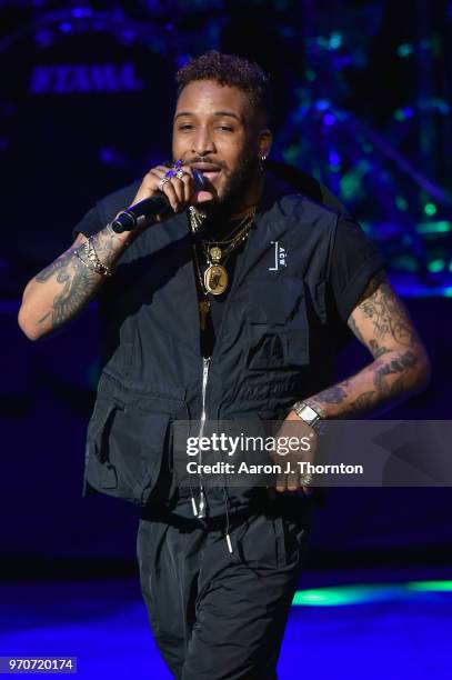 Singer Rio James 357 Ro James In Concert Stock Photos, High-Res Pictures, and Images ...
