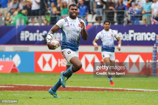 Tavite Veredamu of France during the match between France and Pays de Galles at the HSBC Paris Sevens, stage of the Rugby Sevens World Series at...