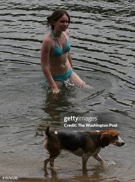 Michel du Cille IS THE RIVER WATER SAFE FOR SWIMMING . Angler's Inn at the Potomac River. Swimmers and Kayakers in the water at a launch point at the...