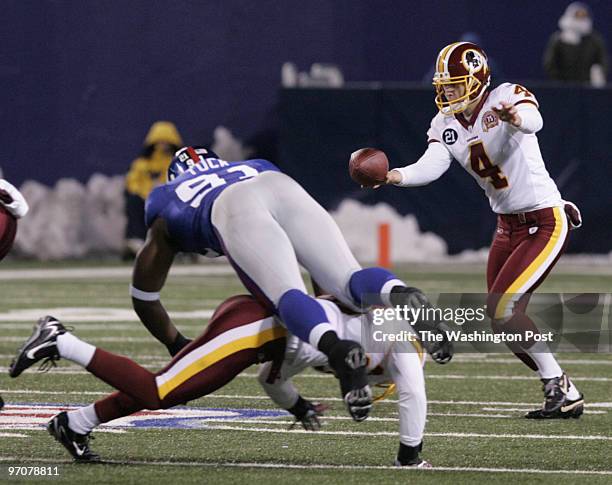 Sp/skins17 Date: December 16,2007 Photographer: Toni L. Sandys/TWP Neg #: {transferf} East Rutherford , NJ Washington Redskins play the New York...