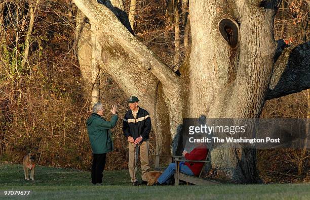 November 29 2007 NEG#: 196263 CREDIT: Ricky Carioti / TWP. Home of Linda and Victor Pepe in Dickerson, Md. EDITOR: remote Victor an Linda Pepe at...