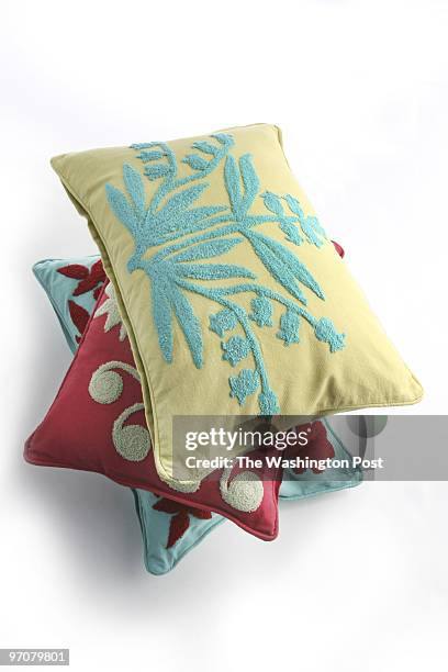 Washington Post Studio DATE: November 30, 2007 PHOTO: Julia Ewan/TWP For Annual Home Gift Guide - Pillows.