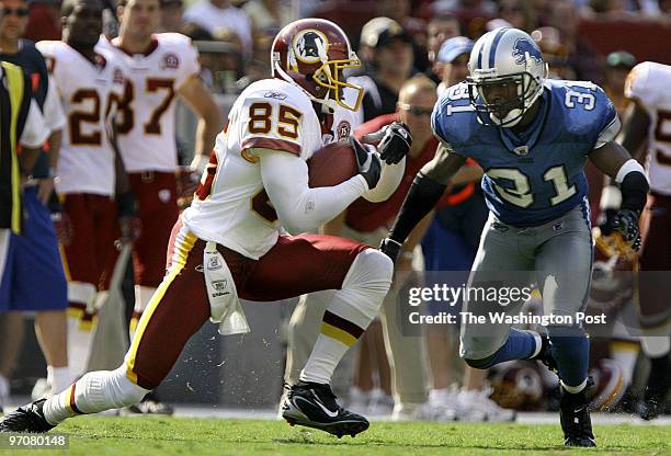 October 7, 2007 NEG#: 194657 CREDIT: Preston Keres/TWP EDITTED: Remote Landover, Md. Detroit at Redskins. Here, Brandon Lloyd turns upfield against...