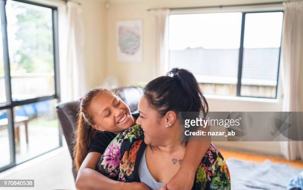 mother and daughter bonding. - hongi stock pictures, royalty-free photos & images