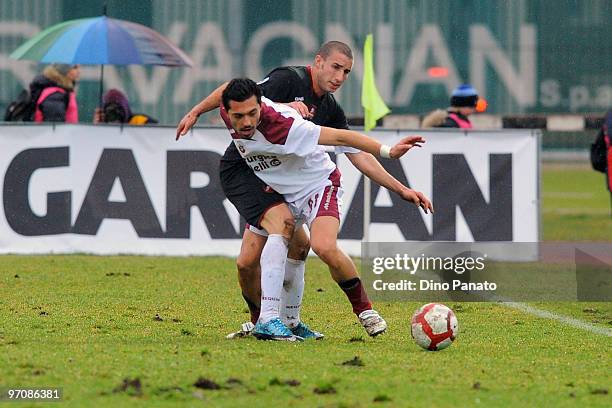 Gennaro Volpe of Cittadella compestes with Biagio Pagano of Reggina during the Serie B match between AS Cittadella and Reggina Calcio at Stadio Pier...