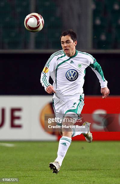 Marcel Schaefer of Wolfsburg runs with the ball during the UEFA Europa League knock-out round, second leg match between VfL Wolfsburg and Villareal...