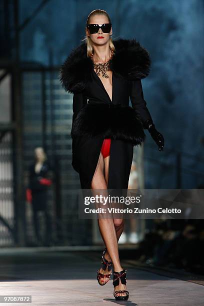 Model Carmen Kass walks the runway during the DSquared2 Milan Fashion Week Autumn/Winter 2010 show on February 26, 2010 in Milan, Italy.