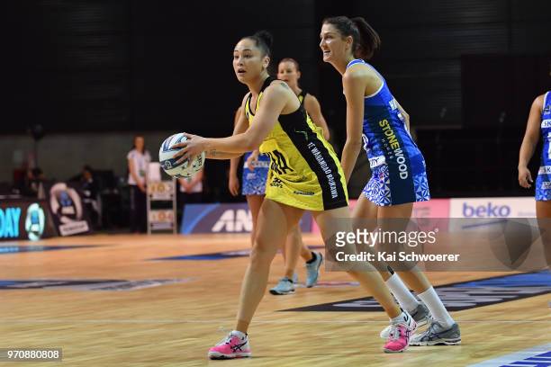Whitney Souness of the Pulse passes the ball during the round six ANZ Premiership match between the Central Pulse and the Northern Mystics at...
