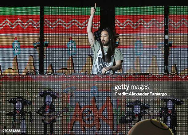 Steve Aoki is seen performing during the Mix Live! presented by Uforia concert at the AmericanAirlines Arena on June 9, 2018 in Miami, Florida.