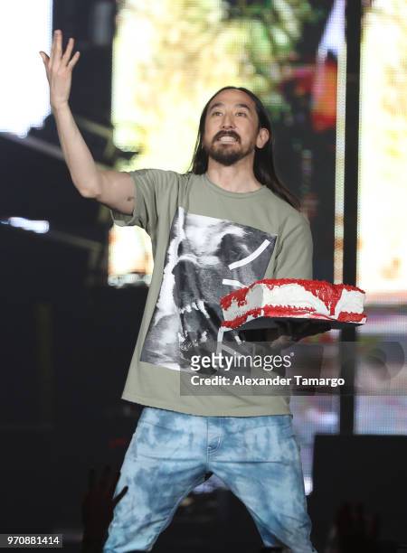 Steve Aoki is seen performing during the Mix Live! presented by Uforia concert at the AmericanAirlines Arena on June 9, 2018 in Miami, Florida.