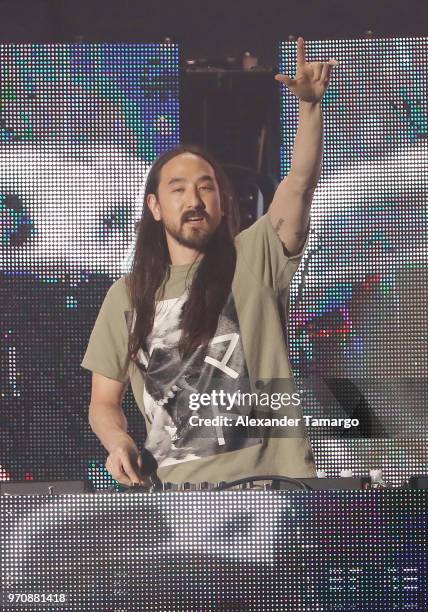 Steve Aoki is seen performing during the Mix Live! presented by Uforia concert at the AmericanAirlines Arena on June 9, 2018 in Miami, Florida.