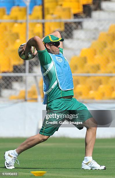 Jacques Kallis during the South African cricket team practice session at Sardar Patel Stadium on February 26, 2010 in Ahmedabad, India.