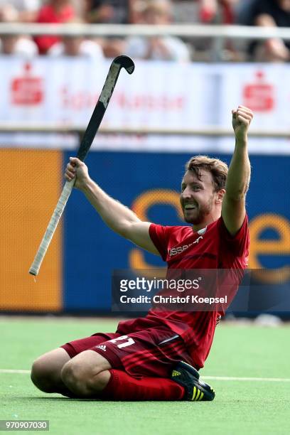 Jan Fleckhaus of Rot-Weiss Koeln celebrates the second goal during the mens final match between Rot-Weiss Koeln and HTC Uhlenhorst Muelheim at...