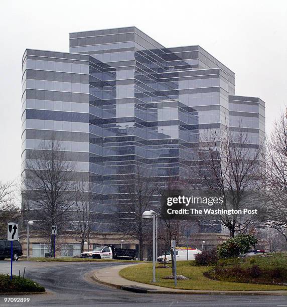 Feb 28, 2005 Slug: me/Fairfax Neg. #: 165400 Photog: Gerald Martineau/TWP Fairfax Governmental Center, Fairfax, VA budget is presented to County...