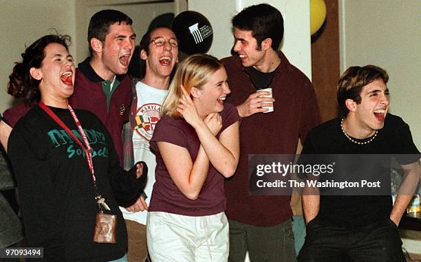 Slug- me/ booze date-3/12/99 photog- CRAIG HERNDON reporter-D Nakamura summary- no booze party at Maryland location- Centerville Hall, U of MD...