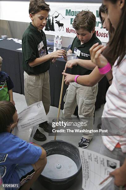 Photographer: Tracy A. Woodward/TWP. NEGATIVE NUMBER: 180137 Udvar-Hazy Center, 14390 Air and Space Museum Parkway, Chantilly, VA Space Day at the...