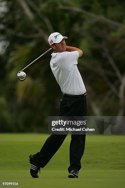 Harrison Frazar hits a shot during the second round of the Mayakoba Golf Classic at El Camaleon Golf Club held on February 19, 2010 in Riviera Maya,...