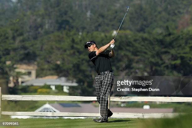 Bryce Molder hits his tee shot on the seventh hole during the final round of the AT&T Pebble Beach National Pro-Am at Pebble Beach Golf Links on...