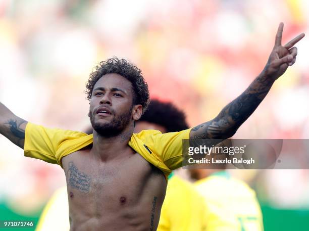 Neymar of Brazil celebrates his goal against Austria during an International Friendly match between Austria and Brazil at Ernst Happel Stadium on...