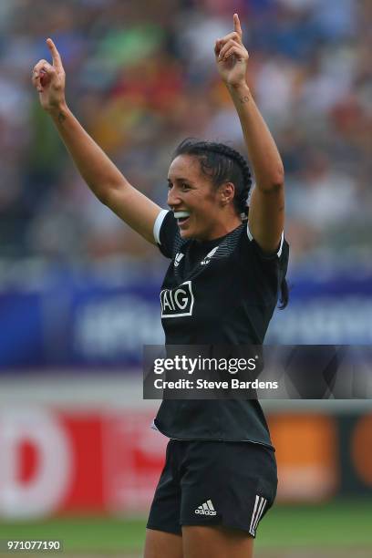 Sarah Goss of New Zealand celebrates victory over Australia during the Women's Cup Final between New Zealand and Australia during the HSBC Paris...