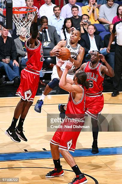 Randy Foye of the Washington Wizards goes to the basket against Joakim Noah of the Chicago Bulls during the game on February 22, 2010 at the Verizon...
