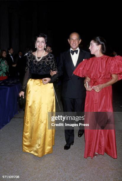 Oscar de la Renta and Françoise de Langlade photographed at Metropolitan Museum of Art Costume Institute Exhibit 'Man and the Horse' on December 3,...