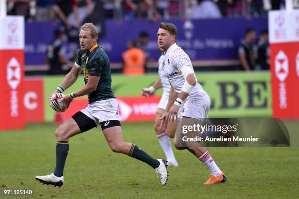 Philip Snyman of South Africa runs with ball during the match between England and South Africa at the HSBC Paris Sevens, stage of the Rugby Sevens...