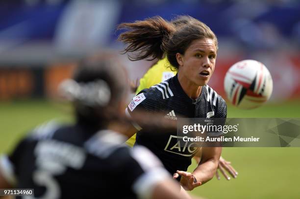 Ruby Tui of New Zealand runs with ball during the match between New Zealand and Australia at the HSBC Paris Sevens, stage of the Rugby Sevens World...