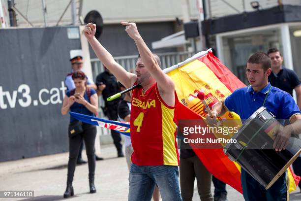 Far-right and spanish nationalist activists demonstrate in front Catalonia's public television , claming for its clausure and against independence...