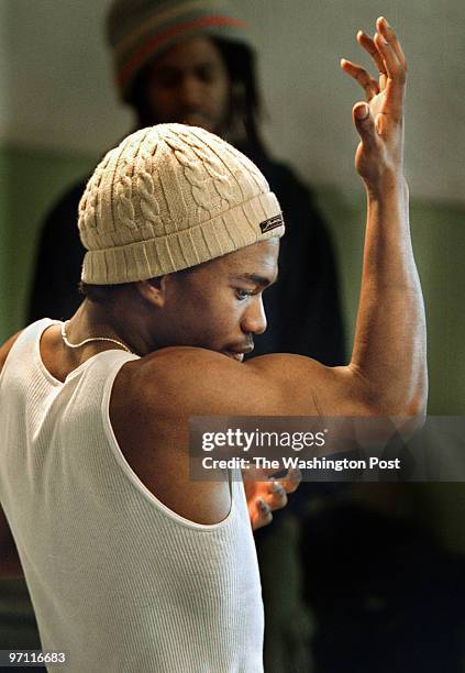 Date: 4/19/2003 Photographer: Michael Williamson/TWP Neg# 140974 Josephine Butler Parks Center , Washington, DC Marlon Russ, a member of Sol Y Soul...