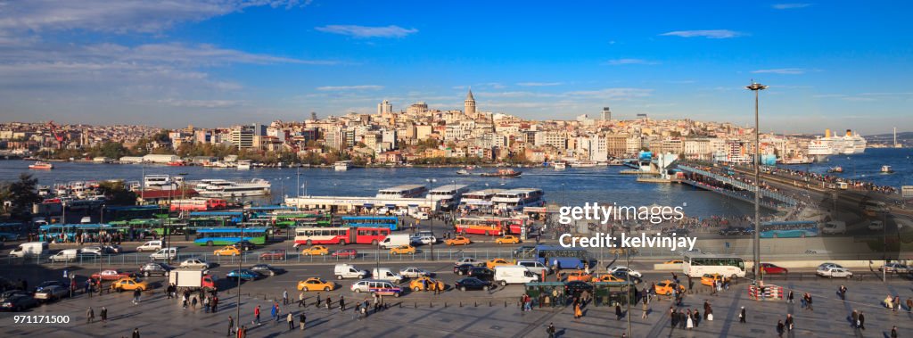 Vista de paisaje urbano a través de Estambul, Turquía