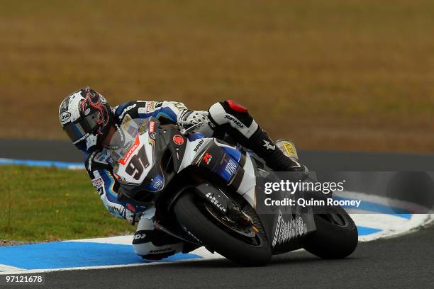 Leon Haslam of Great Britain and Team Suzuki Alstare rounds the bend during qualifying practise for round one of the Superbike World Championship at...