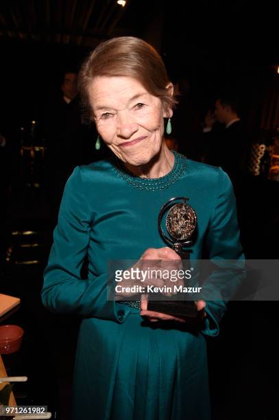 Glenda Jackson poses with award for Best Performance by an Actress in a Leading Role in a Play for ?Edward Albee's Three Tall Women,? backstage...