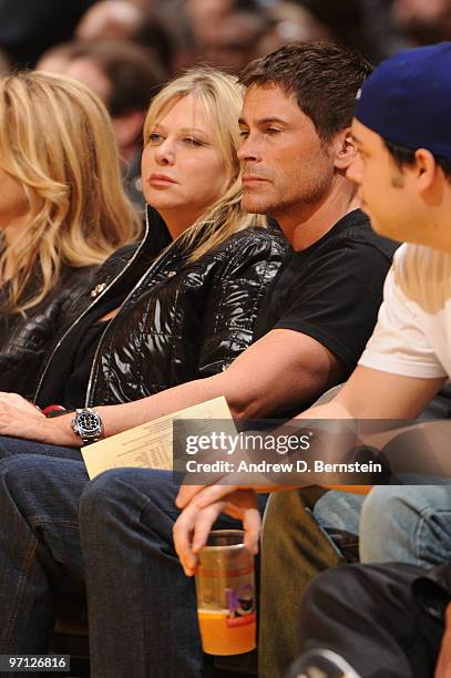 Actor Rob Lowe attends a game between the Philadelphia 76ers and the Los Angeles Lakers at Staples Center on February 26, 2010 in Los Angeles,...