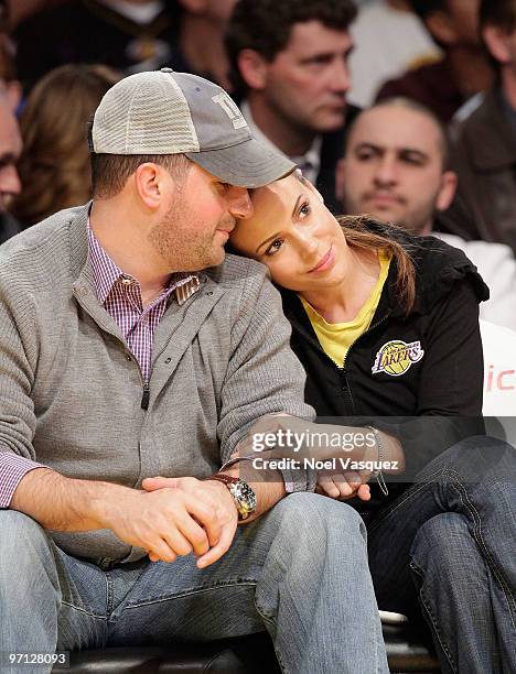 David Bugliari and Alyssa Milano attend a game between the Philadelphia 76ers and the Los Angeles Lakers at Staples Center on February 26, 2010 in...