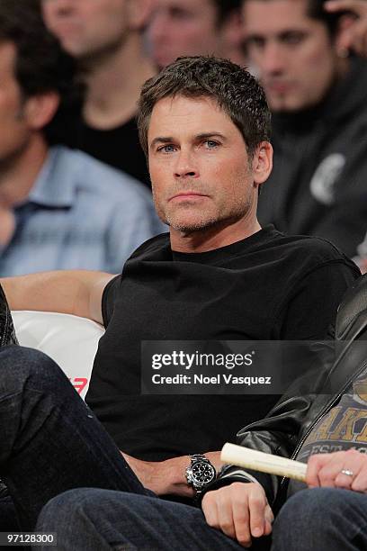 Rob Lowe attends a game between the Philadelphia 76ers and the Los Angeles Lakers at Staples Center on February 26, 2010 in Los Angeles, California.