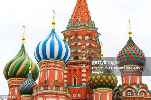 st basil's cathedral close up detail, in red square, moscow, russia - pola damonte stockfoto's en -beelden