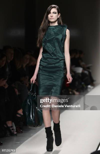 Model walks the runway during the Bottega Veneta Milan Fashion Week Autumn/Winter 2010 show on Febbraio 27, 2010 in Milan, Italy.