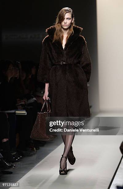 Model walks the runway during the Bottega Veneta Milan Fashion Week Autumn/Winter 2010 show on Febbraio 27, 2010 in Milan, Italy.