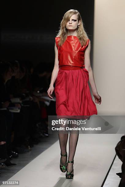 Model Anne Gaby Odiele walks the runway during the Bottega Veneta Milan Fashion Week Autumn/Winter 2010 show on Febbraio 27, 2010 in Milan, Italy.