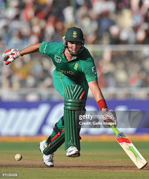 Jacques Kallis of South Africa running hard during the 3rd ODI between India and South Africa from Sardar Patel Stadium on February 27, 2010 in...