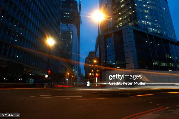 london traffic at night - rat race engelse uitdrukking stockfoto's en -beelden
