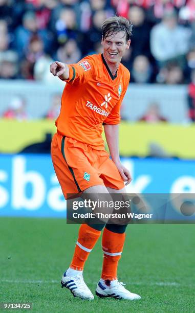 Tim Borowski of Bremen celebrates after scoring the first goal during the Bundesliga match between FSV Mainz 05 and SV Werder Bremen at Bruchweg...