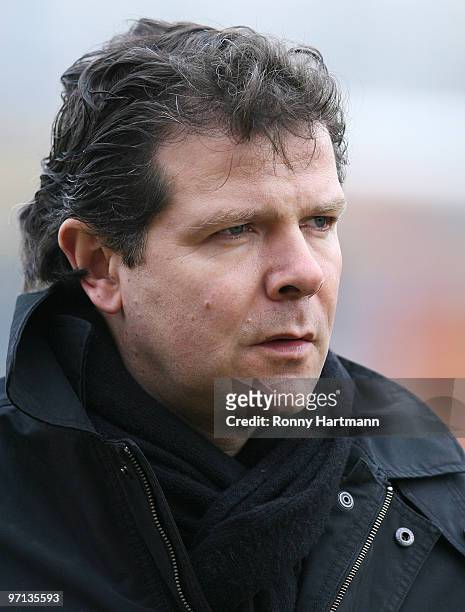Manager Andreas Moeller of Offenbach during the Third Liga match between Eintracht Braunschweig and Kickers Offenbach at the Eintracht stadium on...