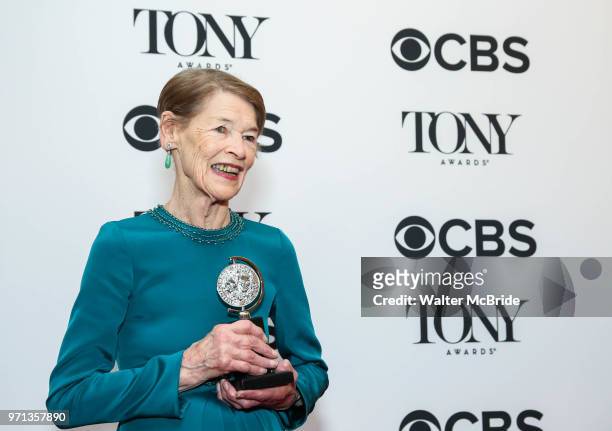 Glenda Jackson, winner of the award for Best Performance by an Actress in a Leading Role in a Play for 'Three Tall Women,' poses in the 72nd Annual...