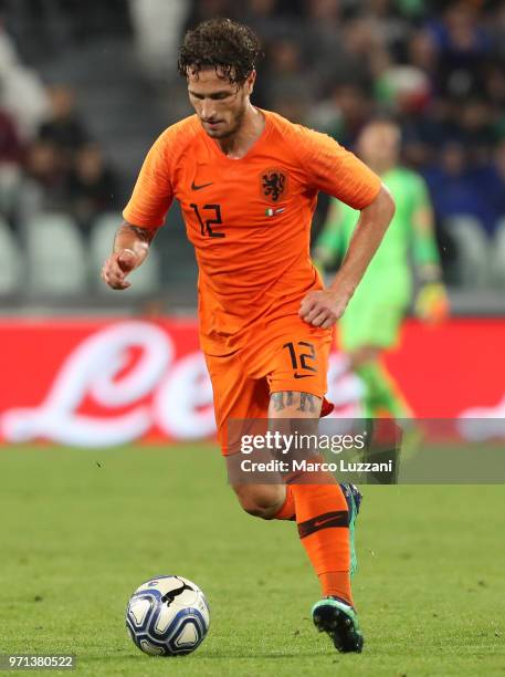 Daryl Janmaat of Netherlands in action during the International Friendly match between Italy and Netherlands at Allianz Stadium on June 4, 2018 in...